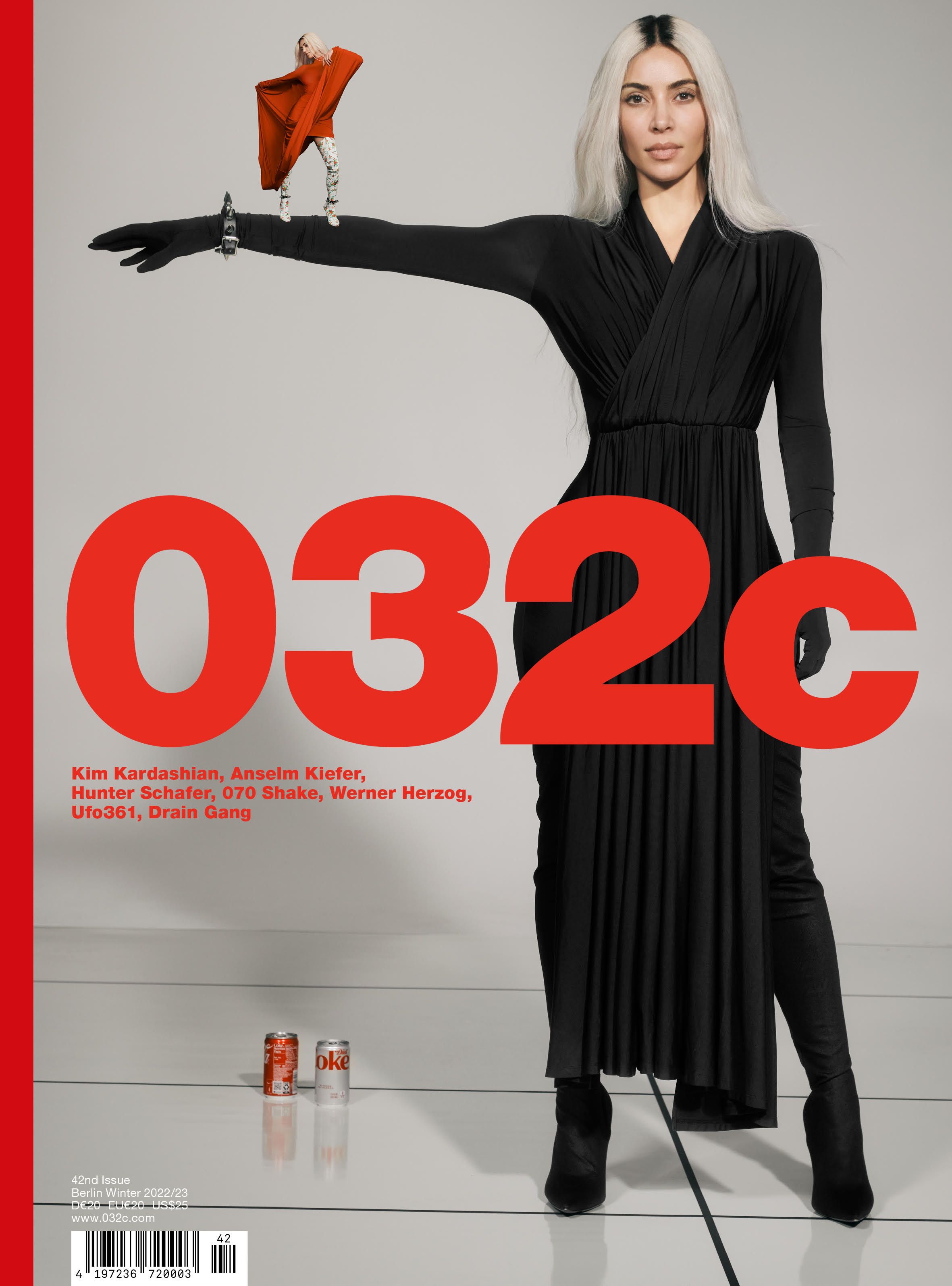 Cover of 032c - № 42 - Winter 2022-2023 (Alternate 3)