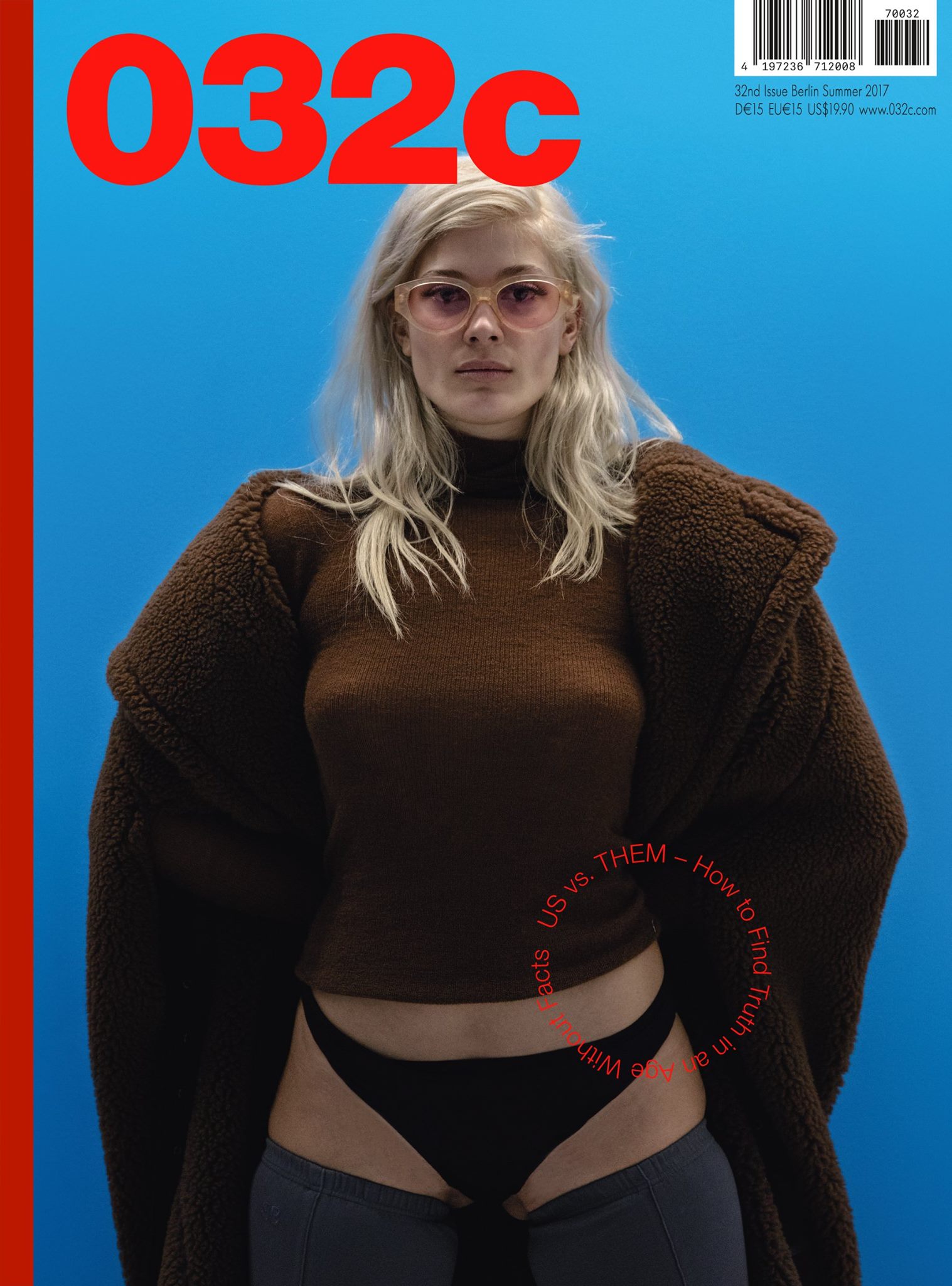 Cover of 032c - № 32 - Summer 2017 (Alternate 1)