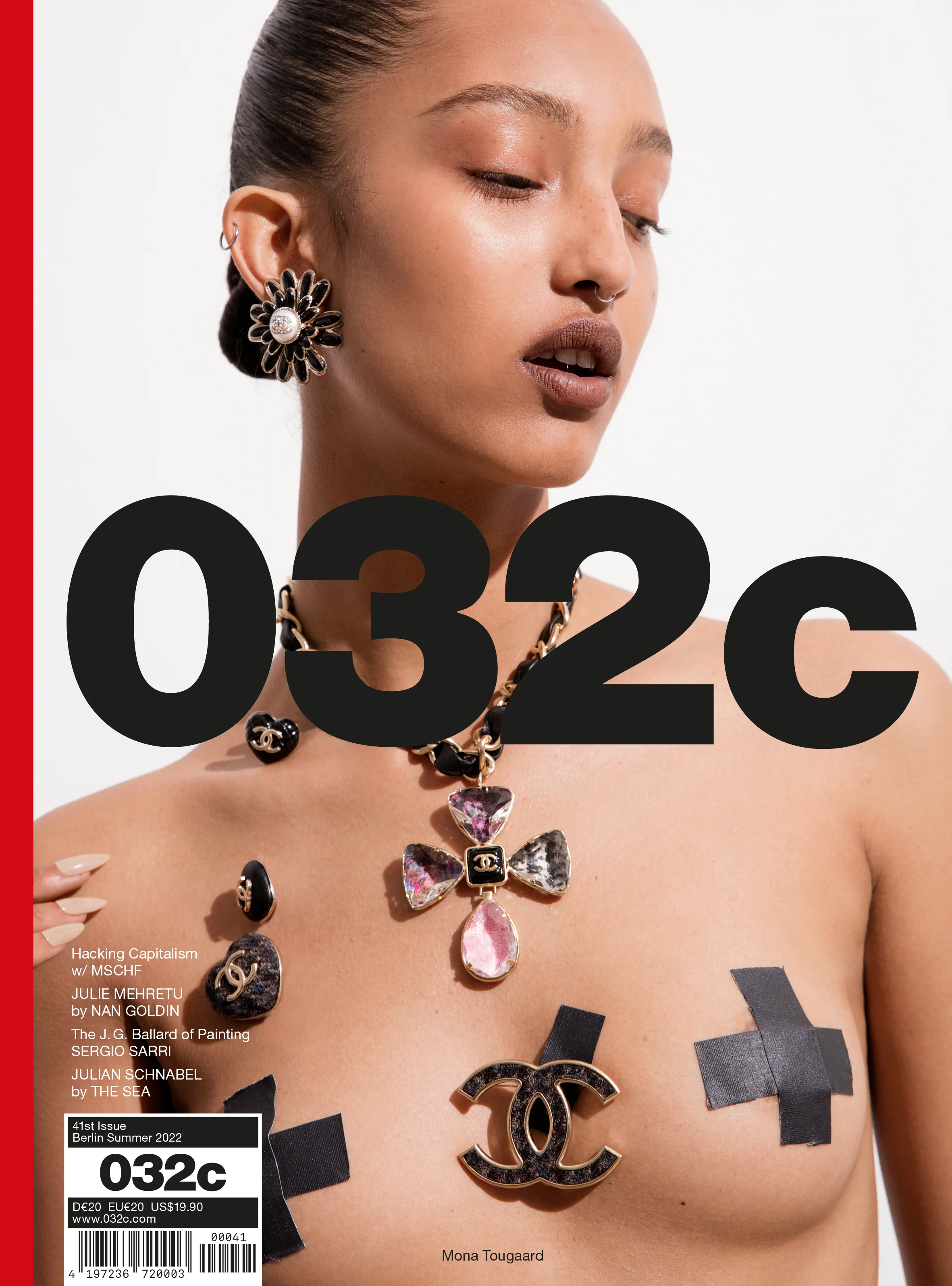 Cover of 032c - № 41 - Summer 2022 (Alternate 1)